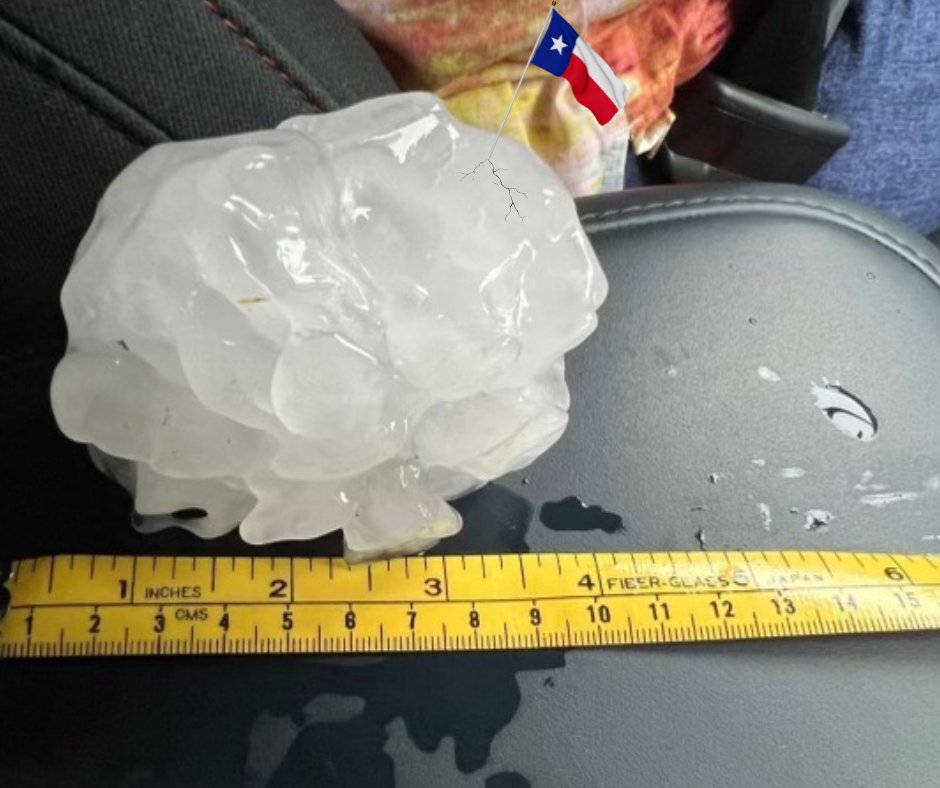 LifetimeComRoof's tweet photo. Hey y'all, and a special welcome to all you transplants! You may have heard that everything is bigger in Texas, and that includes our hailstones.
#WelcomeToTexas #HailDamage #Texas https://t.co/0dE1Og7GkI