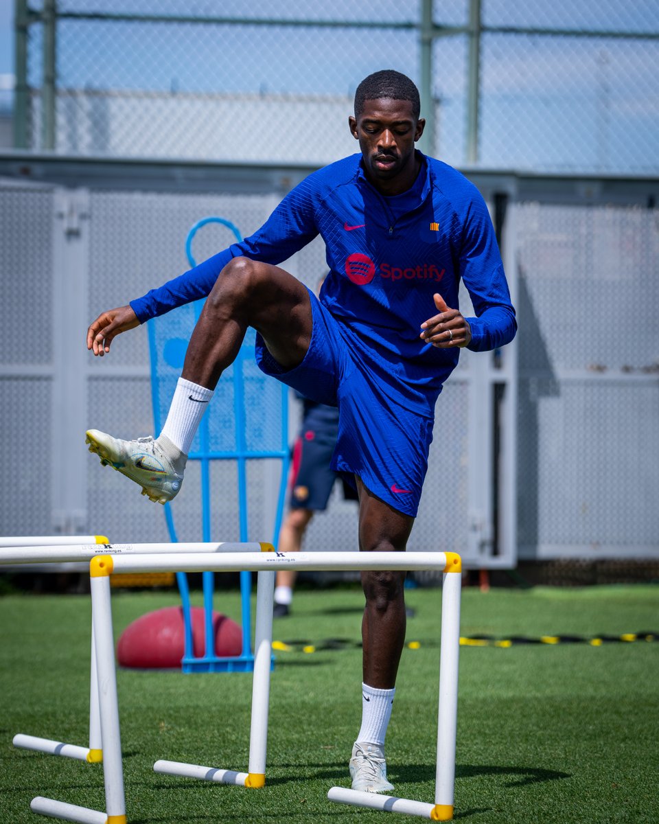 FCBarcelona_es's tweet photo. Entrenando para volver 🚧 https://t.co/ytYDp8dhzH