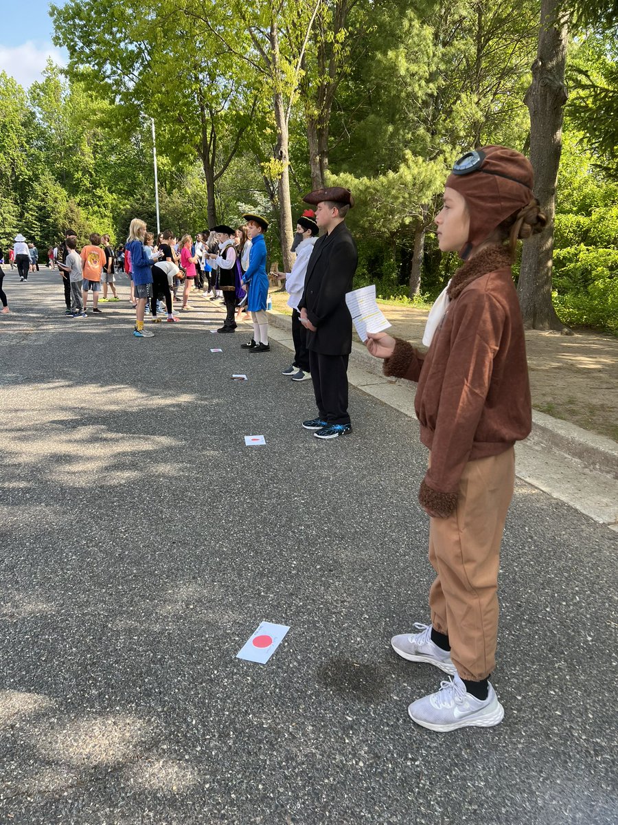 Live history by DES 5th grade Wax museum!