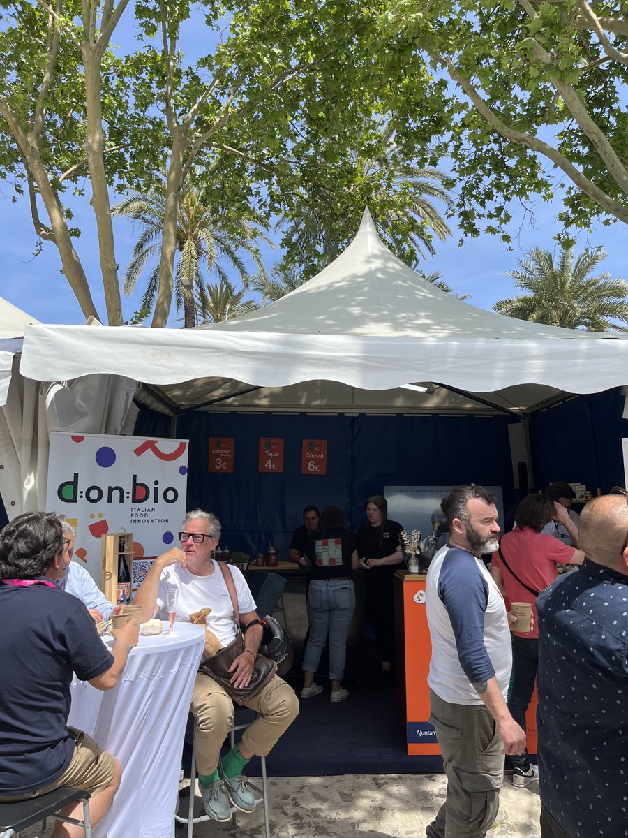 PalmaBoatShow's tweet image. Te traemos las tapas más increíbles de la mano de @tapalma ✨

De 13h a 15:30h ven a probarlas y ¡espera que hay más! de 18h a 20h podrás disfrutar de un buen cóctel #CoctelTaPalma 👏🏼

#PIBS23