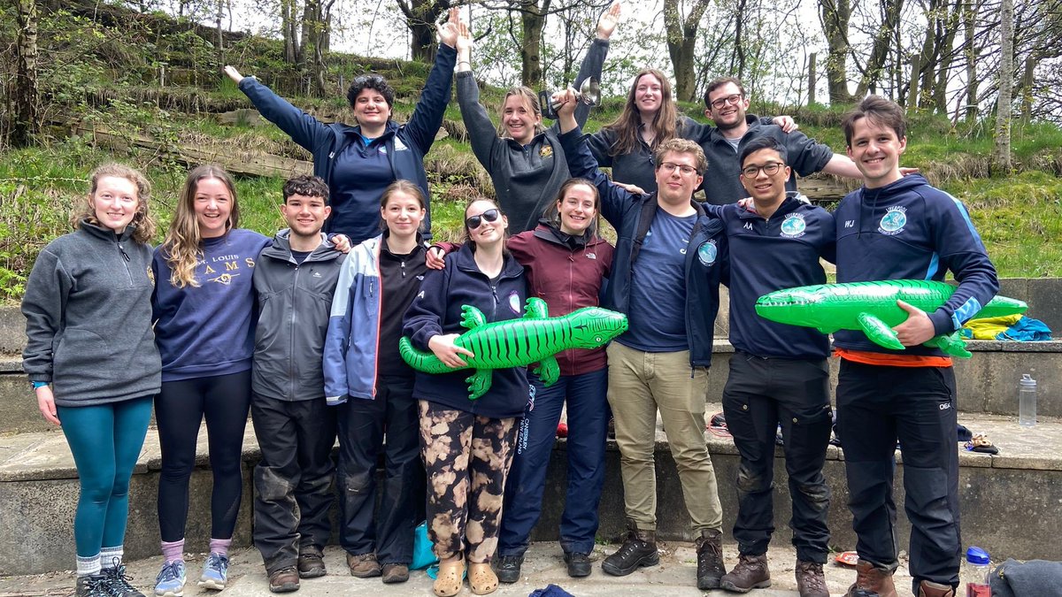 LivUniMedicine's tweet photo. "The competition itself ran a lot like a clinical exam, if clinical exams were done in teams of four, lasted eight hours and used gallons of fake blood." 

Well done to @LWMSociety for coming second in this year's Wild Trials! https://t.co/P9wxpwVWIX 🐊🐊 https://t.co/ZGuVj2iUPC