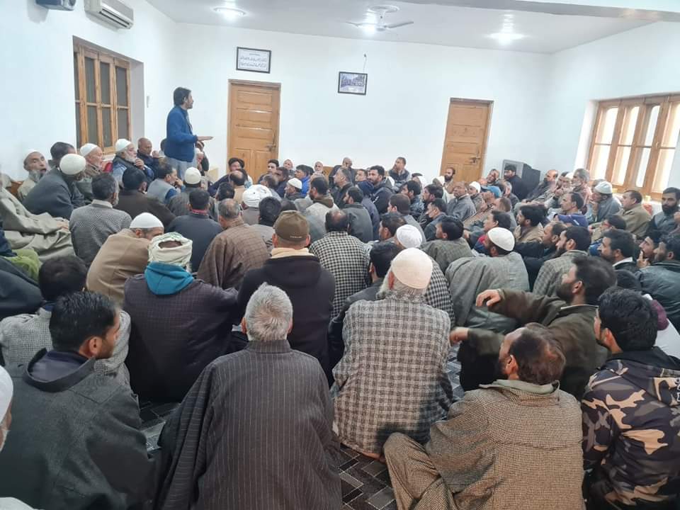 GAMIR_INC's tweet photo. BJP Govt has crossed all limits of betrayal and mis-governance while pushing J&amp;K towards its darkest era in terms of employment, development &amp; various other issues including absence of democratic setup. There was no development to be seen since Modi Govt assumed power at Centre. https://t.co/vDVcmjvSXe