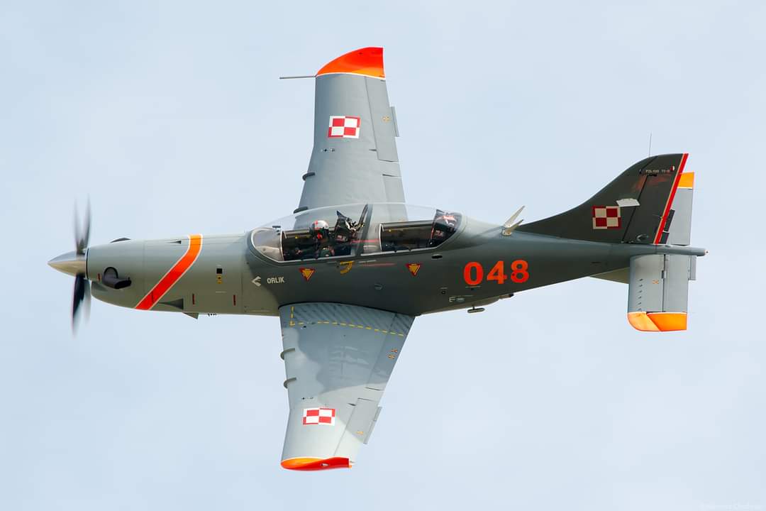 27.04 podczas wykonywania lotów przez ZA Orlik doszło do kontaktu w powietrzu dwóch samolotów PZL-130.
Piloci bezpiecznie wylądowali. Nikomu nic się nie stało. Sprawę wyjaśnia Komisja Wypadków Lotniczych Lotnictwa Państwowego.