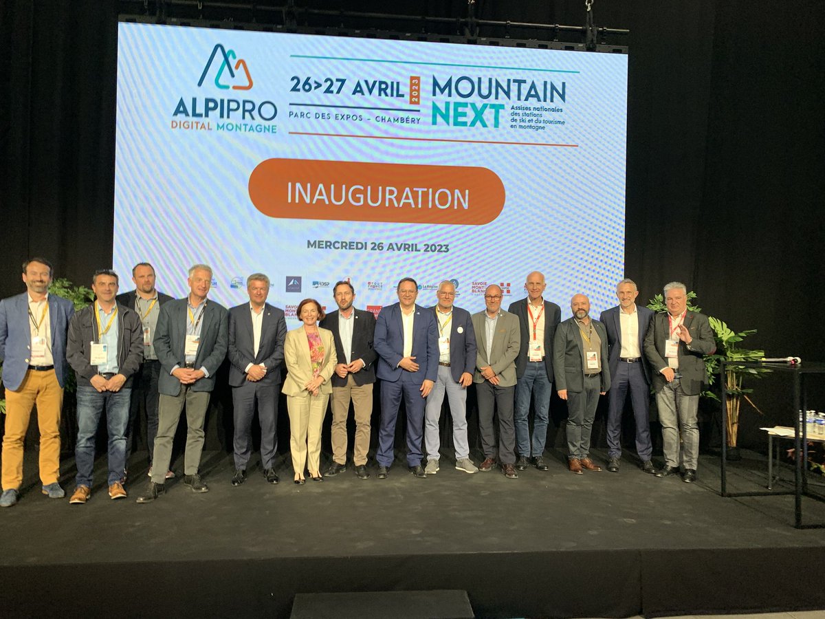 UNIONs_c's tweet photo. Rester unis et porter des projets d'avenir adaptés aux spécificités de nos territoires, c'est le sens de l'engagement de @UNIONs_c aux côtés des acteurs de la montagne POUR UNE MONTAGNE VIVANTE, RESPONSABLE et SOLIDAIRE. @VirgileCaillet salon #ALPIPRO @moutainnext https://t.co/JiHHesp9xq