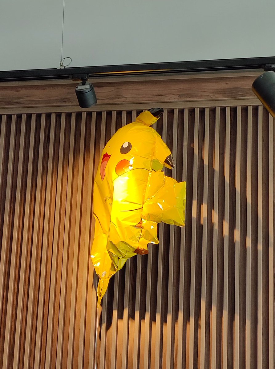 Feeling a bit like this balloon - excited but also in a need of re-charging 😅 #chi2023