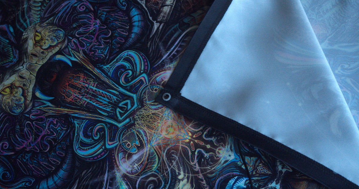 My first fabric PRINTS finally appeared! Thank you <a href="/Artrama4/">Artrama</a> studio for quality printing and help. Now more new works will appear in my E T S Y s h o p - welcome!➡️ etsy.com/shop/Salamandr…

#salamandra_artworks #digitalart #artprints #Psychedelicart #abstractart #UkraineArt