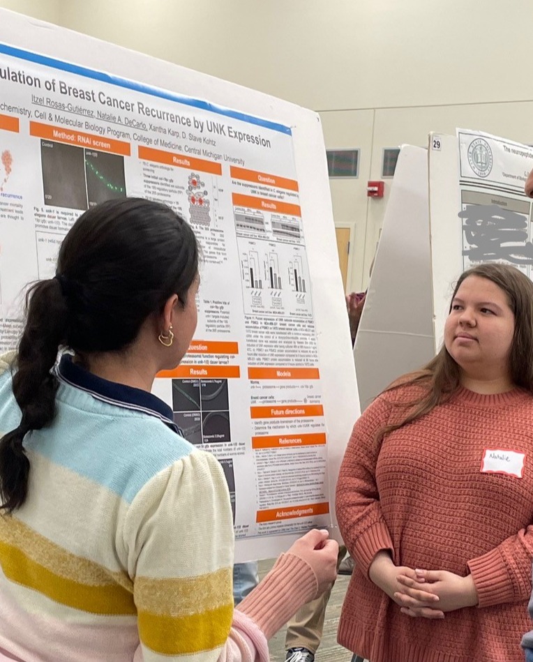 cmichSE's tweet photo. 18 grad & undergrads presented their latest research at the Midwest C. elegans Conference. 2 presented talks in the oral sessions, while 5 won prizes for their posters. That's how We Do Biology at CMU! #CmichBIO #CmichSE https://t.co/Y7MotkuiY1