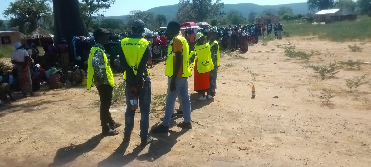 PromiseMunkuli1's tweet image. *MAT-NORTH REAP TASKFORCE*
Today REAP taskforce attended a funeral gathering in hwange east ward 20 nekabandama. To  comfort our fellow change champion Dorika Zulu in mourning her mother's.
Thanks to the Youths 
#fakapressure
#1plus 5 
#vote for president Nelson chamisa
#REAP