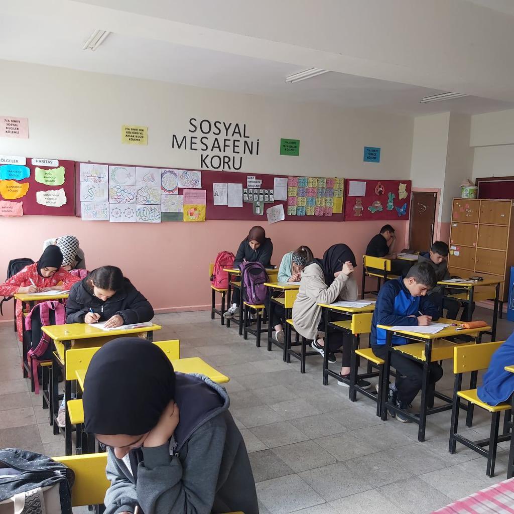 EmtagOrtaokulu's tweet photo. İl Milli Müdürlüğümüzün #EFOR projesi kapsamında okulumuzda 7. ve 8. sınıflarının katılımıyla 5. ölçme değerlendirme uygulamasını gerçekleştirdik.
@bingolmem https://t.co/PDKODeb37n