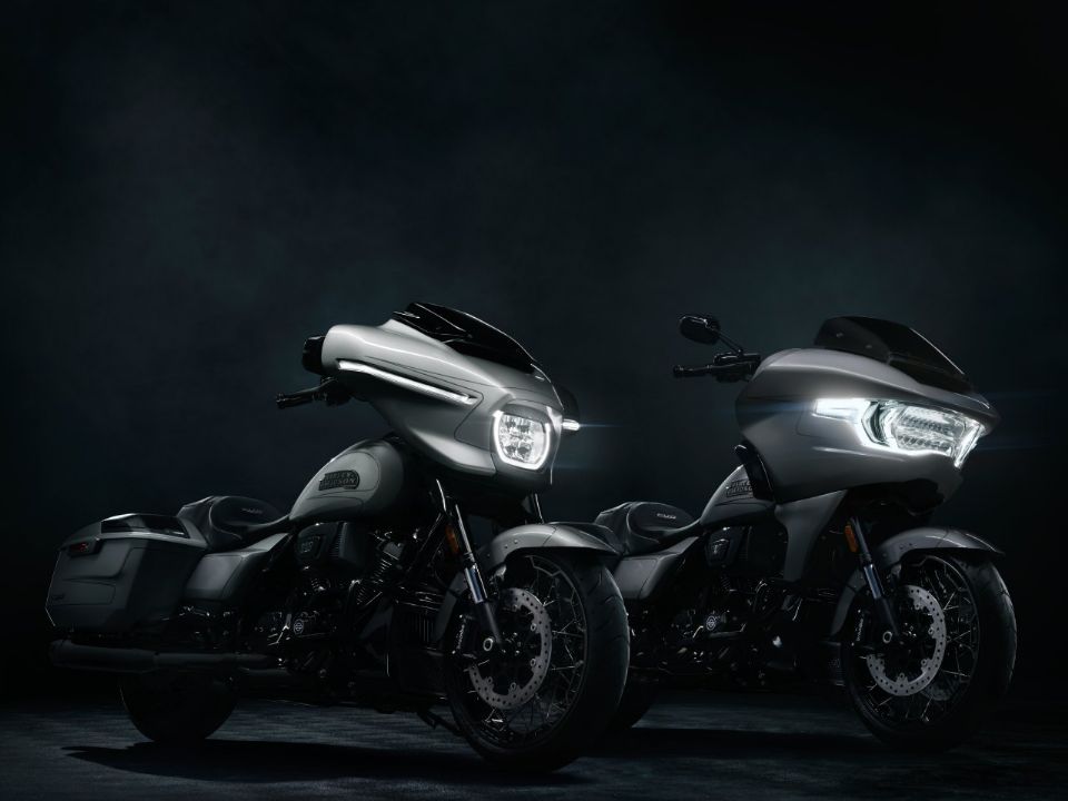 HeavyGarage's tweet photo. A Harley soltou um spoiler dos novos modelos CVO Street Glide e Road Glide a serem lançados em 7/jun. E aí, gostou?
.
Harley-Davidson released a preview of the new CVO Street Glide and Road Glide models. What did you think?
.
#HarleyDavidson #StreetGlide #RoadGlide https://t.co/bKNiyV0Qq2