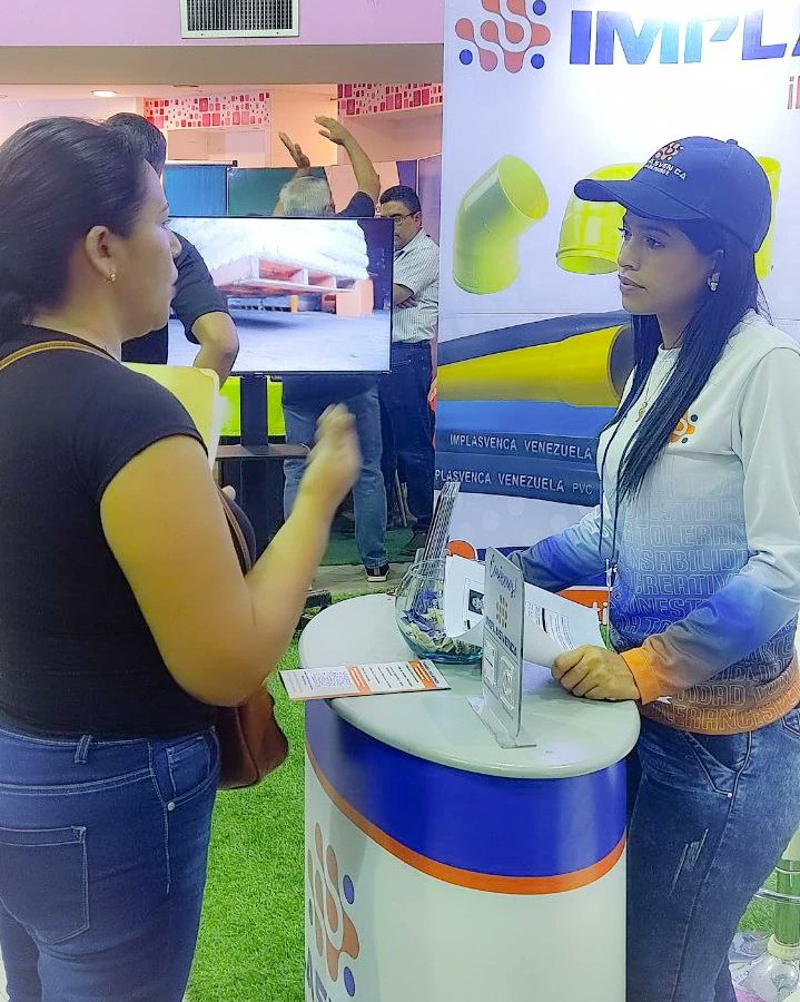 IMPLASVENCA's tweet photo. El deseo de ejercer tu área de experticia es un valor fundamental para avanzar y concretar tu desarrollo profesional.

Ser parte de la familia IMPLASVENCA siempre será un privilegio 👷🏾‍♂️👷🏼‍♀️

#Tbt #ExpoEmpleolara2023 #Ingenieria #PVC #desarrollohumano #talento https://t.co/m5bkGiKEzK