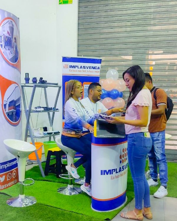 IMPLASVENCA's tweet photo. El deseo de ejercer tu área de experticia es un valor fundamental para avanzar y concretar tu desarrollo profesional.

Ser parte de la familia IMPLASVENCA siempre será un privilegio 👷🏾‍♂️👷🏼‍♀️

#Tbt #ExpoEmpleolara2023 #Ingenieria #PVC #desarrollohumano #talento https://t.co/m5bkGiKEzK