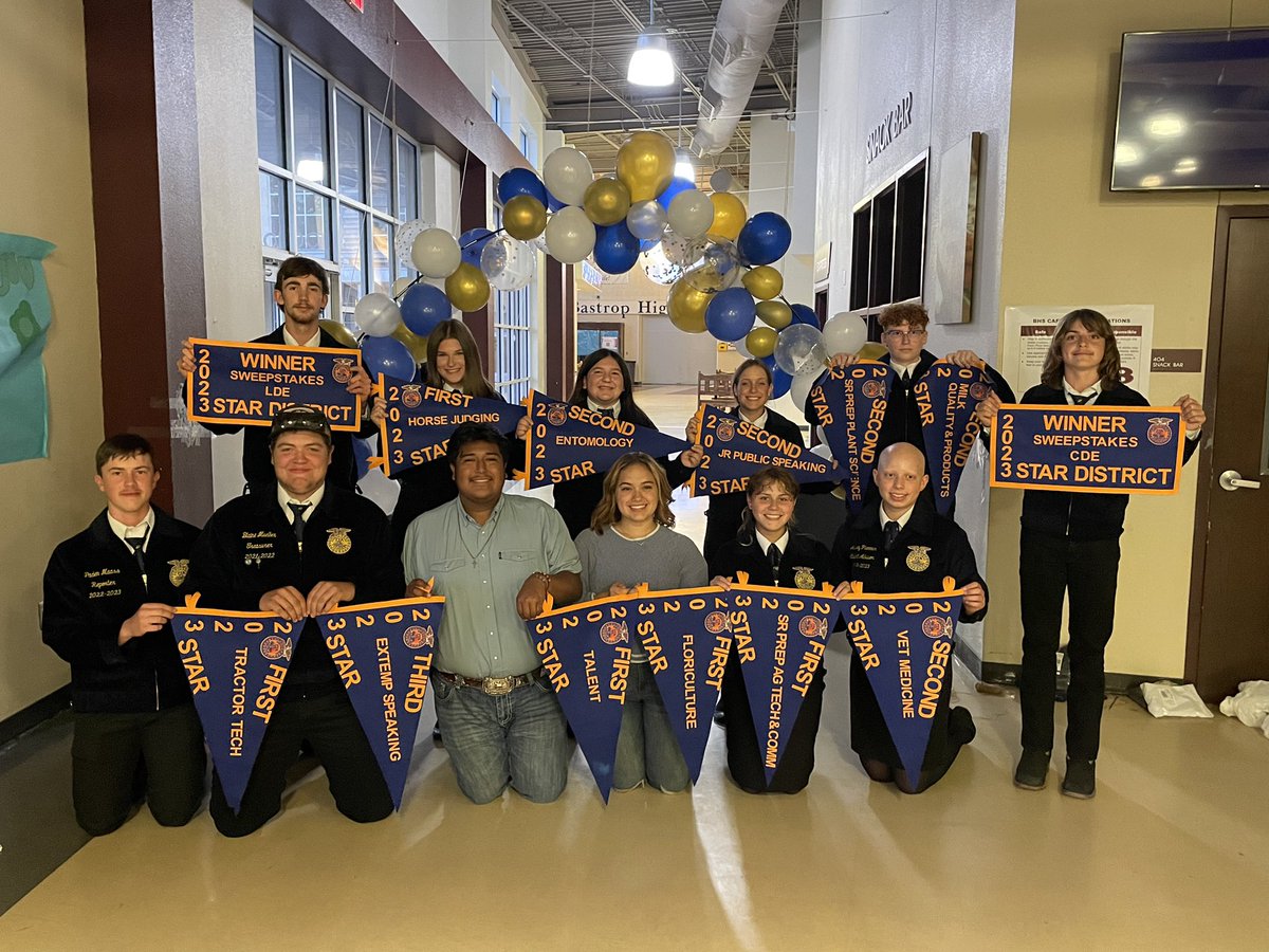 Came in first place in the senior prepared ag tech&amp;comm speaking event and first in our district for floriculture team. Advancing to area for ag tech&amp; comm 💙💛 #FFA #ElginFFA