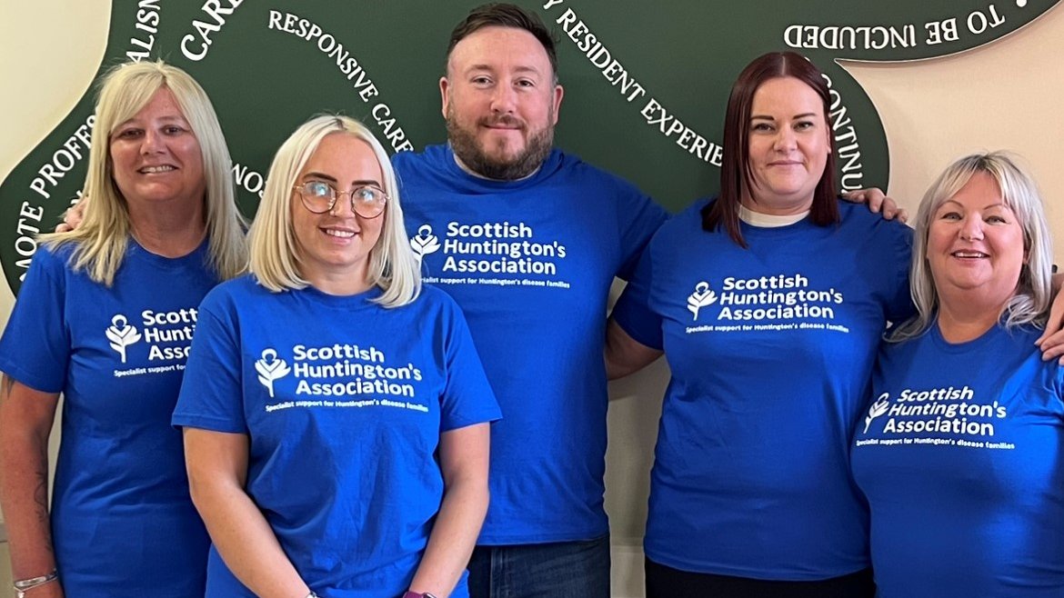 Good luck to SHA supporters taking on the 23 mile Glasgow #Kiltwalk this weekend. They include staff from Florence House care home, Govan, who have been inspired by Huntington's families and our work to ensure they have specialist support. Thank you!
#Glasgowkiltwalk #TeamSHA