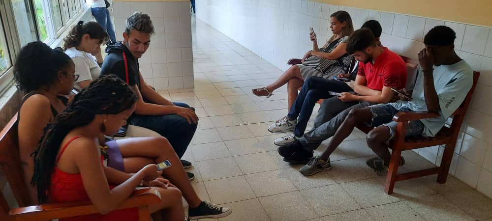 ¡#Hoy fue una mañana llena de solidaridad y compromiso! Nuestros estudiantes y trabajadores se unieron para donar sangre en saludo al #1Mayo Día Internacional de los Trabajadores. ¡Juntos ayudamos a salvar vidas! ❤️🩸 #SomosUCI #Cuba #ALaPatriaManosYCorazón <a href="/CubaMES/">MES</a> <a href="/raydelmp/">Raydel Montesino Perurena</a>