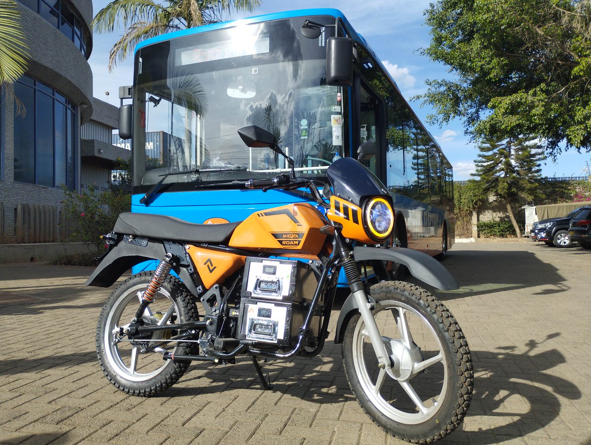 roamelectric's tweet image. In Nairobi, majority of us use fossil-fuel vehicles to move around. Yet, 85% of electricity in Kenya is produced from renewables. 🌞🌊  

We're working to change that by developing electric mobility solutions powered by solar energy in collaboration with @energica_h2020.