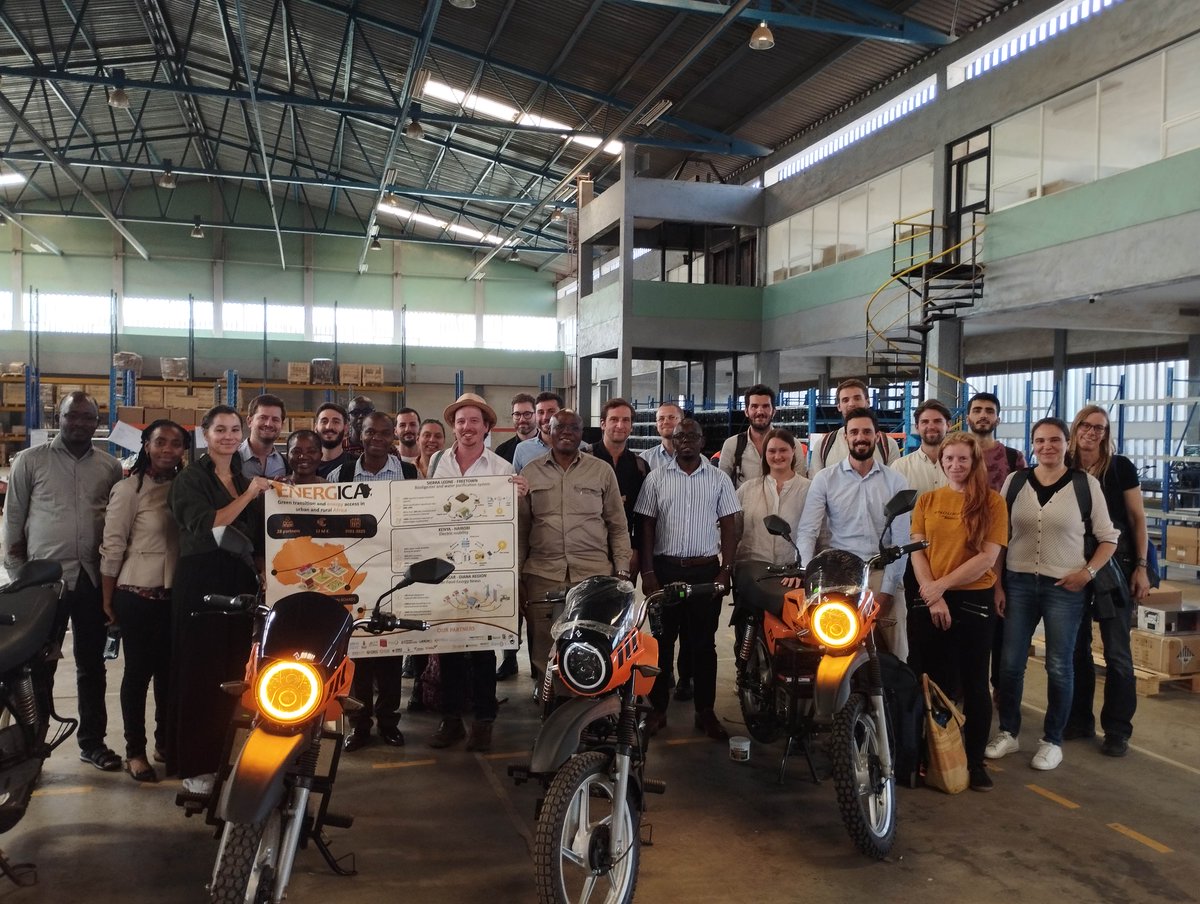 roamelectric's tweet image. In Nairobi, majority of us use fossil-fuel vehicles to move around. Yet, 85% of electricity in Kenya is produced from renewables. 🌞🌊  

We're working to change that by developing electric mobility solutions powered by solar energy in collaboration with @energica_h2020.