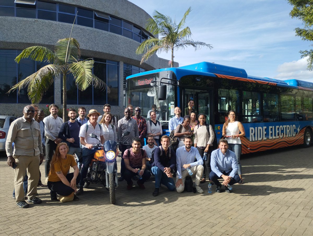 roamelectric's tweet image. In Nairobi, majority of us use fossil-fuel vehicles to move around. Yet, 85% of electricity in Kenya is produced from renewables. 🌞🌊  

We're working to change that by developing electric mobility solutions powered by solar energy in collaboration with @energica_h2020.