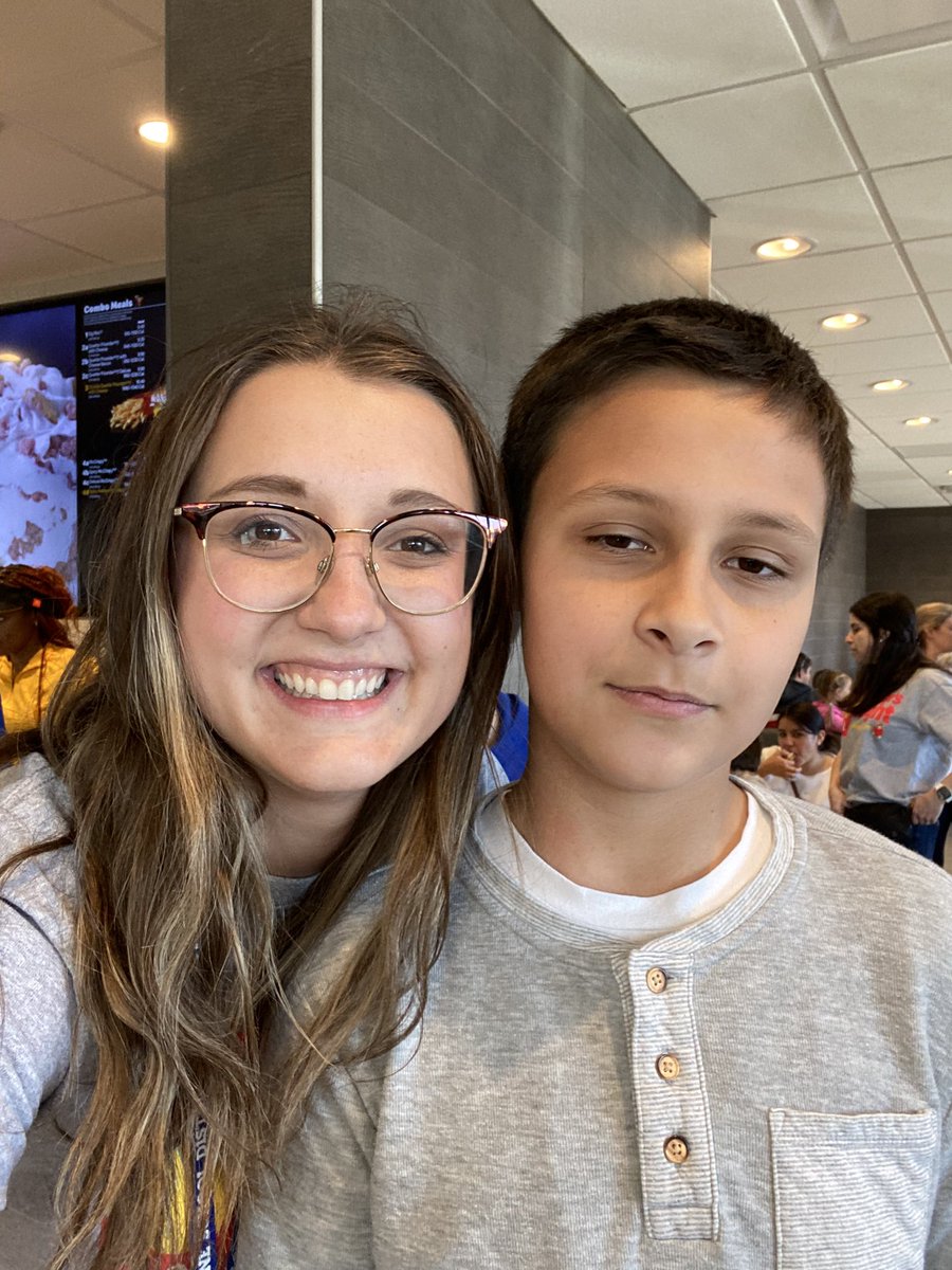 Such an amazing time serving <a href="/MarkTwainD63/">Mark Twain School</a> families at our McTeacher Night event! It was such a success, and was so fun seeing so many smiling faces and excitement! 🍟♥️ <a href="/sussman_howard/">Howard Sussman</a> <a href="/EydisEllian/">Ellian Eydis</a>