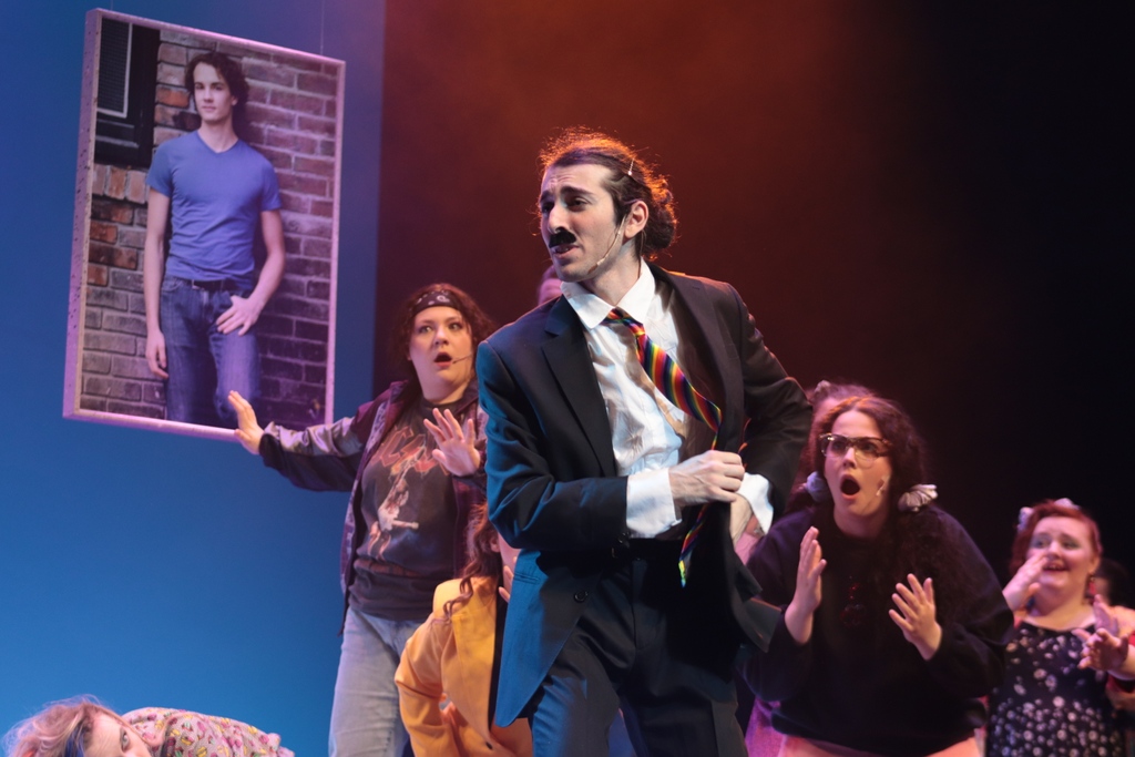 SCC_Arts's tweet photo. There’s only 3️⃣ shows left!! 😱 Don’t miss your chance to see an amazing local production of Heathers with a quadruple threat - singing, acting, dancing and murder! 🔪🩸

Get your tickets today at https://t.co/ReL9VYvPTe!
@stclaircollege #HeatherstheMusical https://t.co/eTrH25A8K6