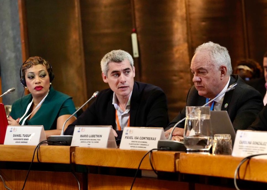 #Chile es uno de los países donde el #cambioclimático ha impactado de forma más rápida y severa: primero eventos extremos y luego escasez hídrica, la que se agudizó a partir de 2019, afirmó <a href="/daniel_tugues/">Daniel Tugues</a> de <a href="/aguas_andinas/">Aguas Andinas</a>, principal empresa sanitaria de la Región Metropolitana.