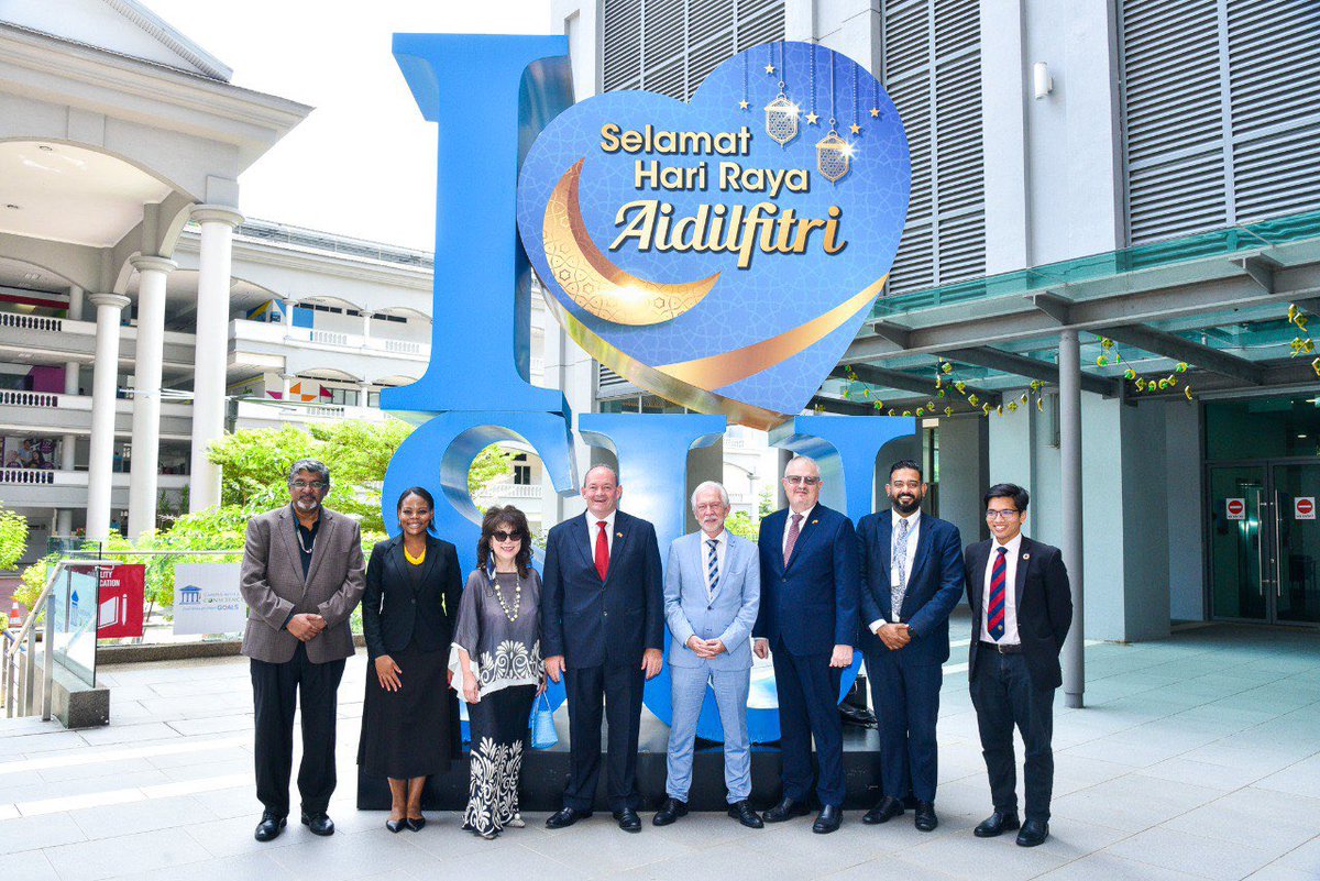 SunwayU's tweet photo. We were delighted to host H.E. Dave Malcomson, South African High Commissioner to Malaysia, at Sunway University for our Campus With A Conscience series.
#CampusWithAConscience #AClassAbove https://t.co/xb5MOglMqg