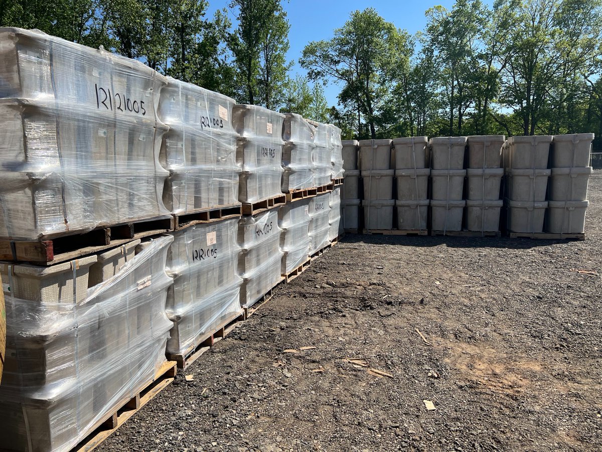 nat_ondemand's tweet photo. Our construction yard in Chase City, Va. has plenty of vaults ready to go to jobsites so we can connect even more people across the country.
#vaults
#anytimeanywhere
#constructionyard https://t.co/hsc7u9aZJv
