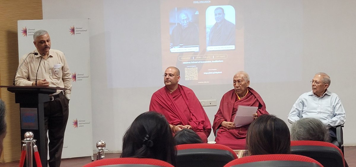 Thanks to Van Samdhong Rhinpoche and Ven Tenzin Priyadarshi for an enlightening discussion on the potential of religion in promoting peace and understanding. @GopalSri #ReligionAndPeace #InterfaithDialogue #Harmony #Spirituality #Enlightenment