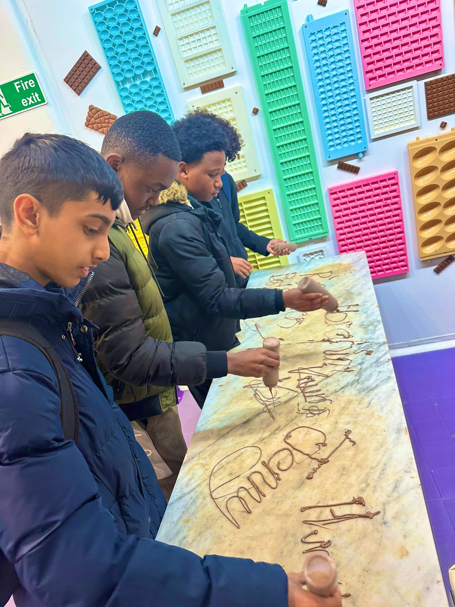 ScienceHolyhead's tweet image. Amazing day out at Cadbury World with our Year 10 students. The trip was a cross-curricular trip between Science and English, in which students looked at developing their oracy skills and the science of how chocolate is manufactured. Part 2. @holyhead_school @HolyheadEvents