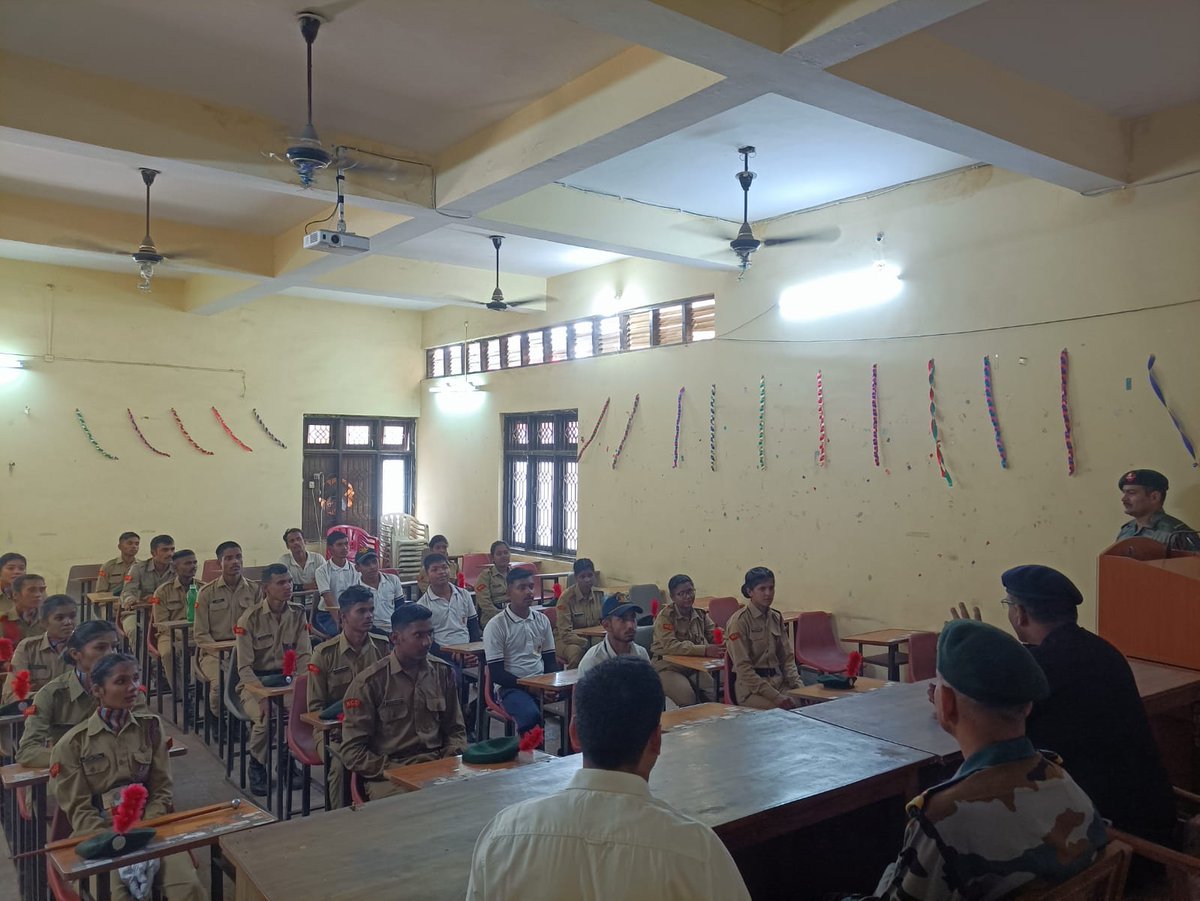 DNJAINNCC's tweet photo. #DGNCC #1MPBN #NCC
1 MP BATTALION'S COMMANDING OFFICER VISIT TO D.N. JAIN COLLEGE, JABALPUR https://t.co/hYoOm7Pyms