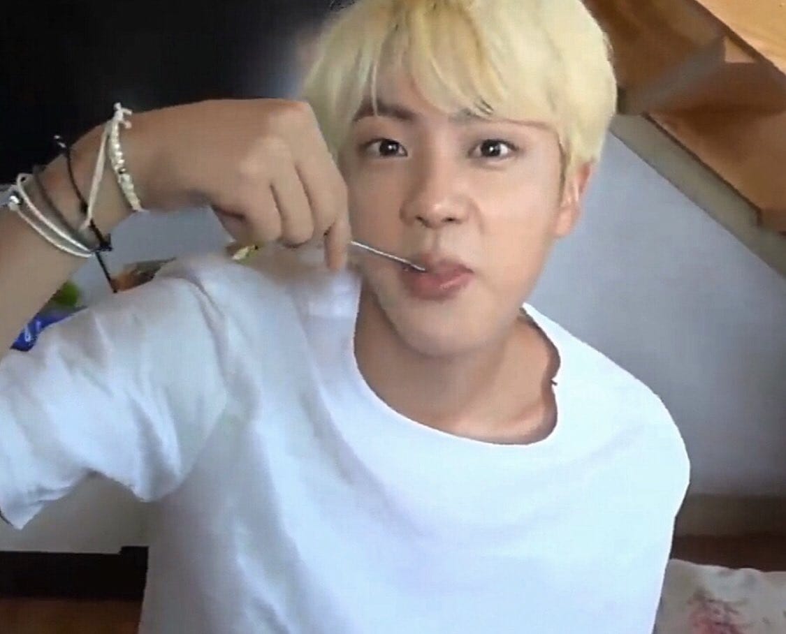 hourjinnie's tweet photo. come eat..... or not😈 https://t.co/mto7MzaLcT