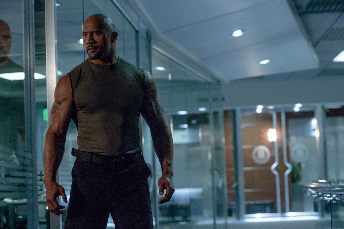 UniversalFR's tweet photo. Quand la Fast Family faisait face à Deckard Shaw dans #Fast7 🔥 https://t.co/rSeisKmsnw