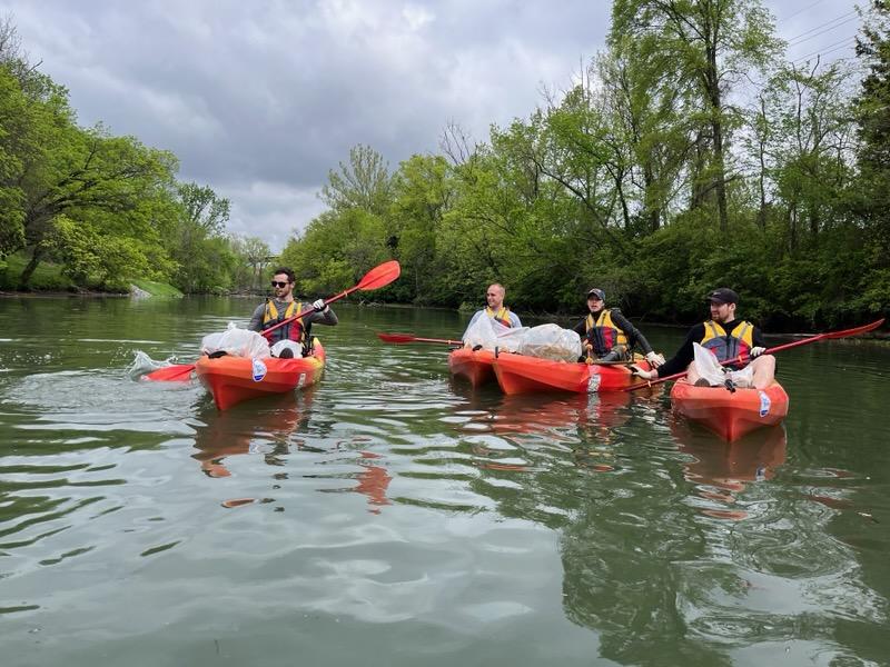 ypknox's tweet photo. Thank you to everyone who got their hands dirty with us during our River Rescue with the Tennessee RiverLine on April 15! Sometimes you have to get a little messy to make a big impact, and we couldn't have done it without all of your hard work. https://t.co/06fYE1nm1Z