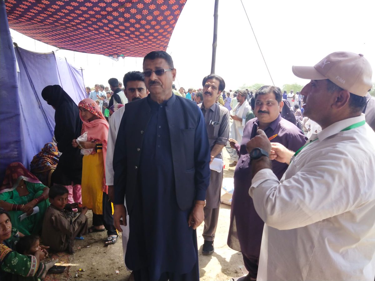 SAFWC0's tweet photo. SAFWCO (under supervision of Mr. Suleman G Abro founder &amp; president Safwco) in collaboration with SUISSE-SOLIDAR Distributed kits in 390 households (Each kit include NFIs, hygiene material and 2 food baskets), At 1st distribution point, UC Nauabad district Sanghar,
5th April 2023 https://t.co/sYPp1P3ykk