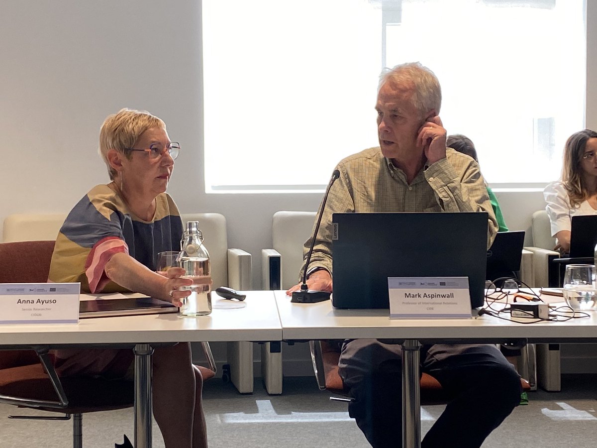 yogerardomh's tweet photo. Prof @aspinwall_mark from @CIDE_MX @CIDE_DEI presents today at @PolicyCenterNS @Jean_Monnet_Net #AtlanticNetwork on #Environment #Conflict #LatinAmerica https://t.co/6v9e1mi3SV