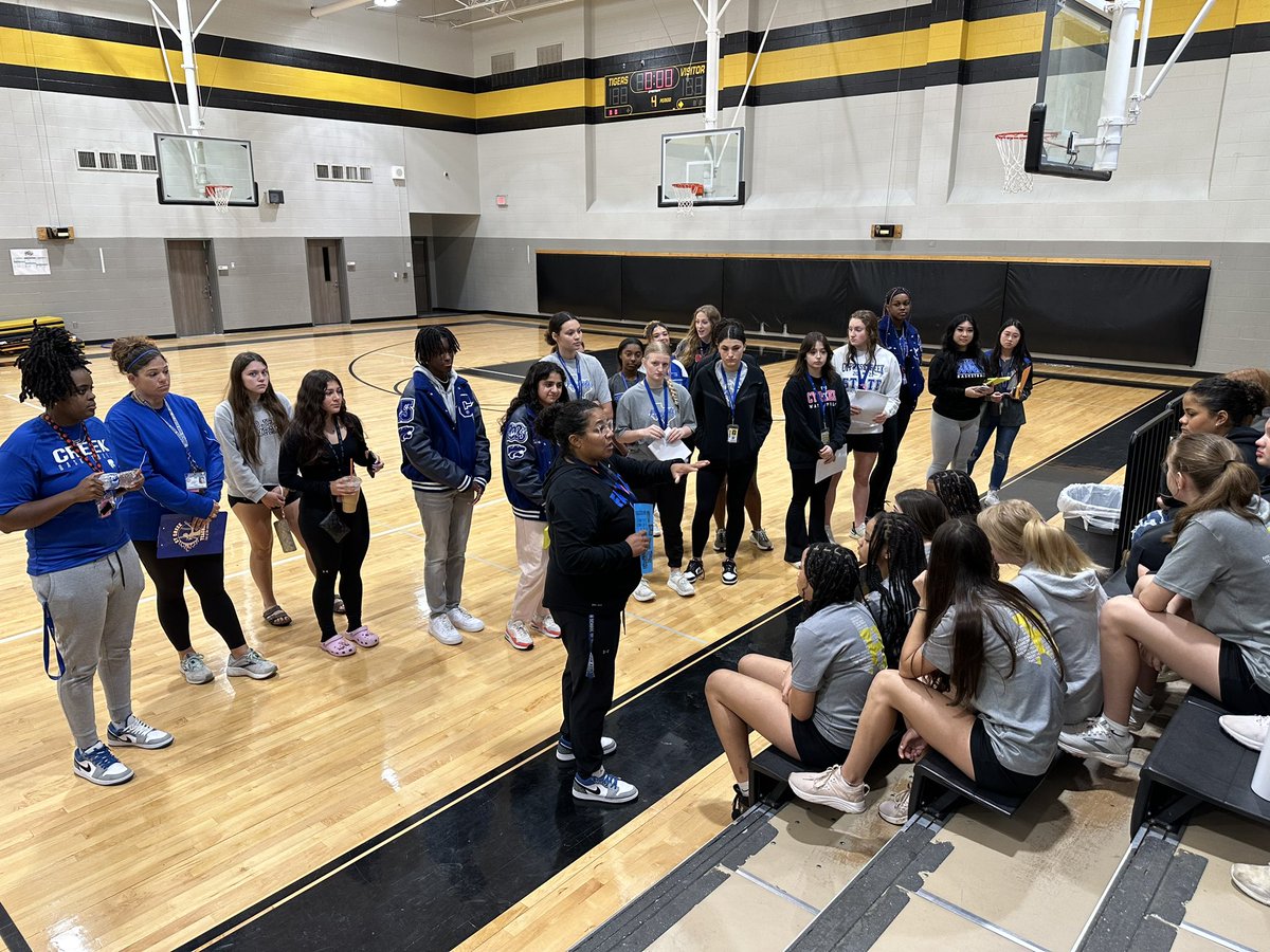 What a special morning for
our Future Cougars! Thank you! 💙 #ahCC  <a href="/CCHSGirlsTF/">CyCreek Girls Track & Field</a> @CyCreekBoysTrk <a href="/CyCreekBaseball/">CyCreek Baseball</a> <a href="/cycreeksb/">Cypress Creek Softball</a> <a href="/cchsgirlsoccer/">Cy Creek Girls Soccer</a> @CYCREEKFBALL17 <a href="/CyCreekGBB/">CyCreekGBB</a> <a href="/CCHSCougarVB/">Cy Creek Volleyball</a> <a href="/CyCreekAthletic/">Cy Creek Athletics</a> <a href="/wrestling_creek/">Cypress Creek Wrestling</a>