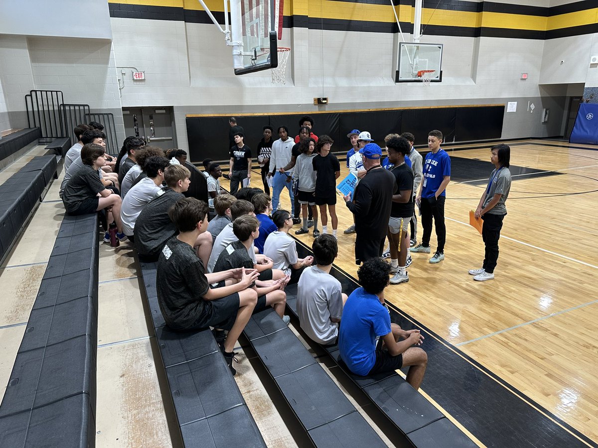 HMSTigerAth's tweet photo. What a special morning for
our Future Cougars! Thank you! 💙 #ahCC  @CCHSGirlsTF @CyCreekBoysTrk @CyCreekBaseball @cycreeksb @cchsgirlsoccer @CYCREEKFBALL17 @CyCreekGBB @CCHSCougarVB @CyCreekAthletic @wrestling_creek https://t.co/RStJMdjGhz