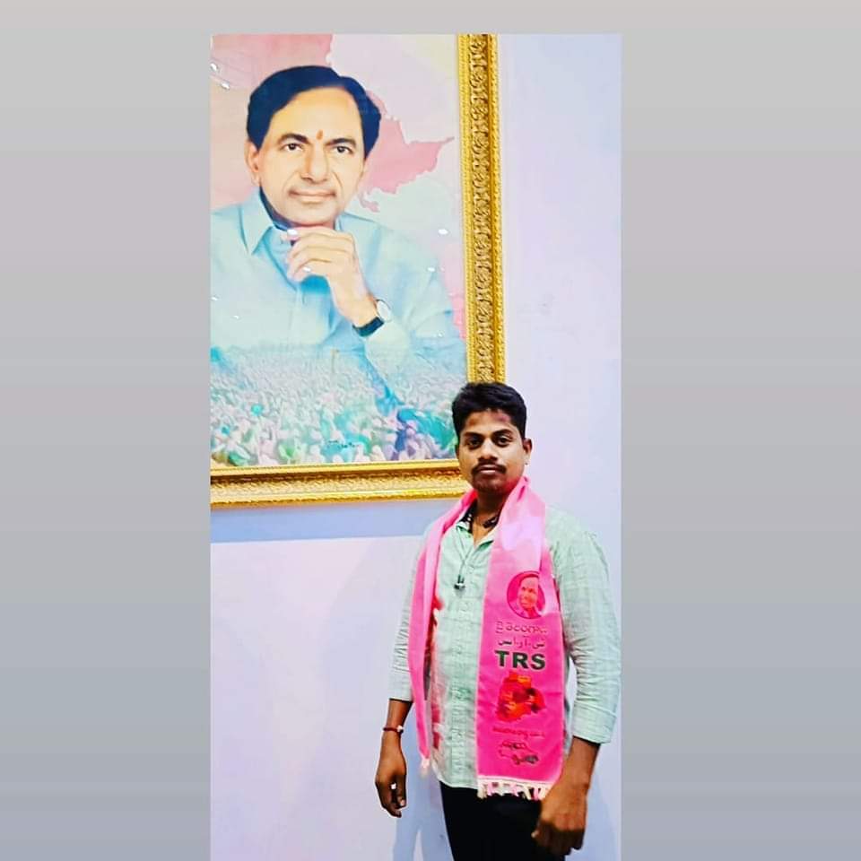 kompally_ravi's tweet photo. భారత రాష్ట్ర సమితి పార్టీ శ్రేణులకు, అభిమానులకు, నాయకులకు, తెలంగాణ ప్రజలకు BRS పార్టీ  22వ వార్షికోత్సవ శుభాకాంక్షలు💐
జై తెలంగాణ ✊
జై కేసీఆర్ ✊
జై భారత్ ✊
 #BRSformationday 
#22yearsofBRS https://t.co/IjxjQUaILE