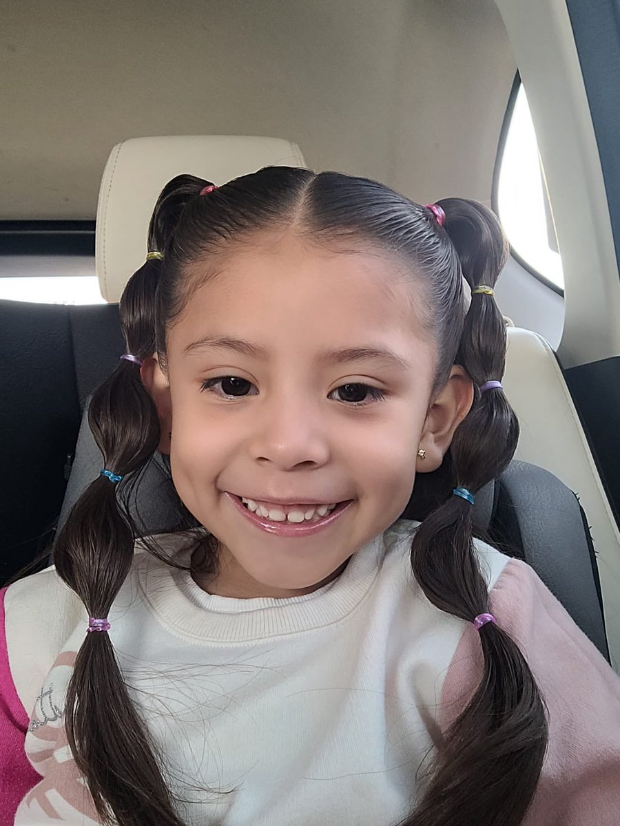 oflores_'s tweet image. @aesquinca Buenos días Toñito #CaminitoAlaEscuela escuchándote todos los días. Nos puedes regalar un #PerritoGuardian por favor es para mi hija Regina. Saludos y Mil gracias