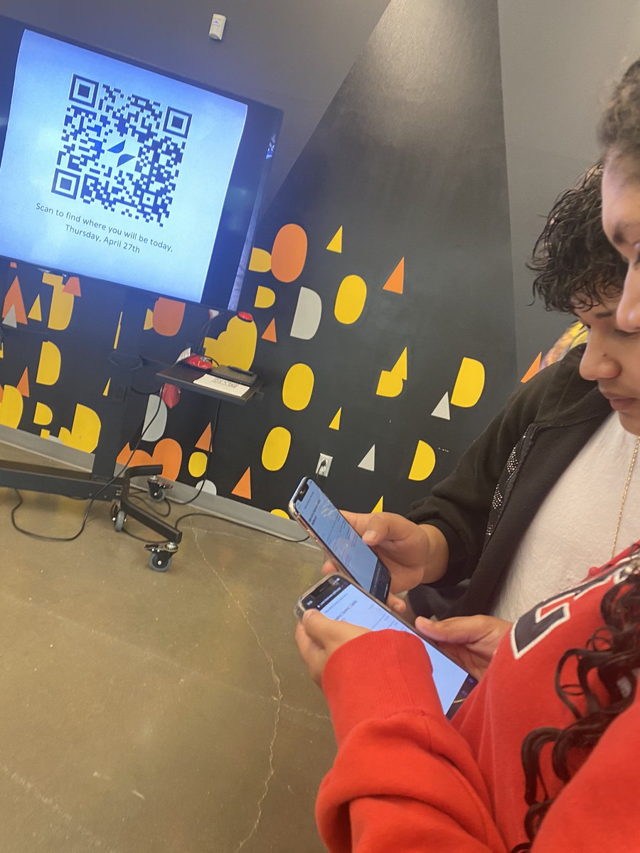 EastsideECHS's tweet photo. @EastsideECHS students use technology to find their US History EOC testing or rotation room. #PawsUp #EOCReady @andrew_k_bailey @EdCo810 @CKenderEDU https://t.co/I4OOF63wu7