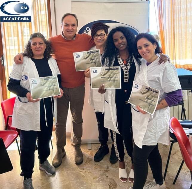 PardoGiuseppe's tweet photo. Quelle che ... combattono gli Stress !
Consegna degli Attestati per il corso di ANTISTRESS.
#unascuoladiidee #scuolacentroral #massaggioantistress #massaggio #antistress #olistico #operatoreolisticodelbenessere #napoli #formazione
Una Scuola di Idee
https://t.co/RDl4dQeM3U https://t.co/ASmOnU672y