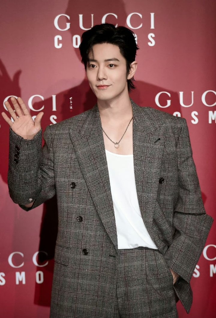 KKmyman's tweet photo. เมื่อพี่จ้านและ ak ไปงาน gucci พร้อมกันชั้นหวีดไม่ถูกเลย ฮือๆ 🤧🤧 https://t.co/SaBf2j2wdj