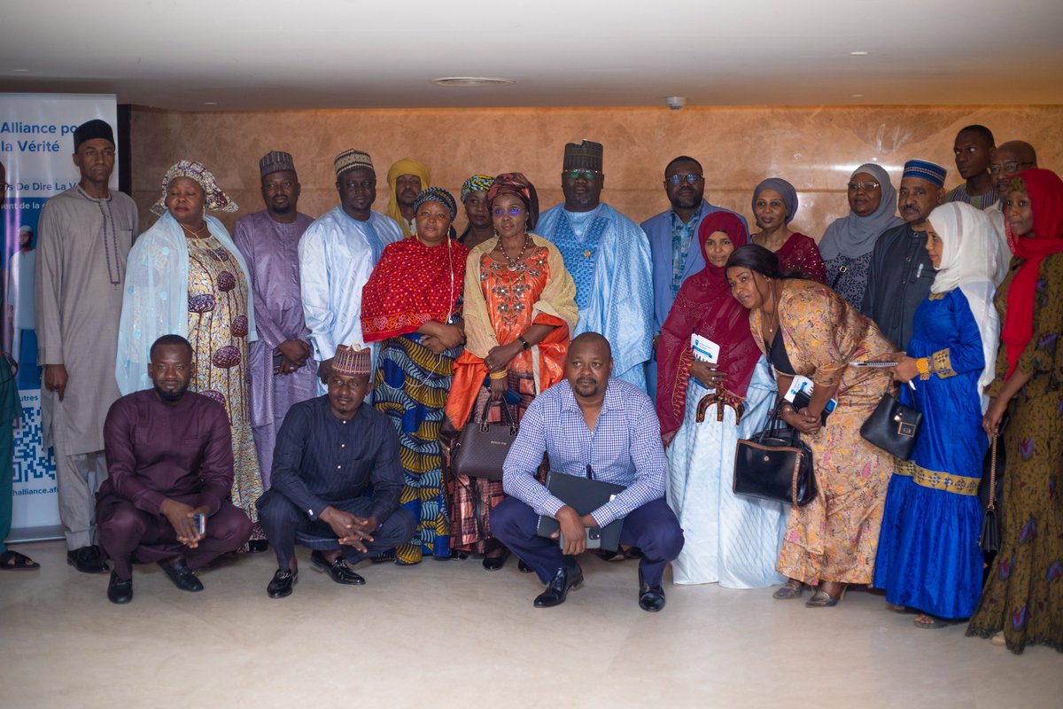 Letempsdevrit1's tweet photo. 13 Organisations de la Société Civile du #Niger(5 OSC) et du #Nigeria(8 OSC) se sont réunies pour créer « l’alliance pour la vérité » qui va œuvrer pour sensibiliser les jeunes 👧👨 des 2 pays 🇳🇪🇳🇬 sur la radicalisation et la participation aux activités des groupes extrémistes, https://t.co/OaMKtu0M3G