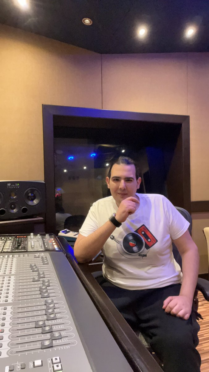 Welmixpro's tweet photo. My Birthday Always In My Favorite Place #the_studio #welmixpro #birthday Thanks For All Love You ALL ❤️🎂🎶 https://t.co/ukI7QCCcFL