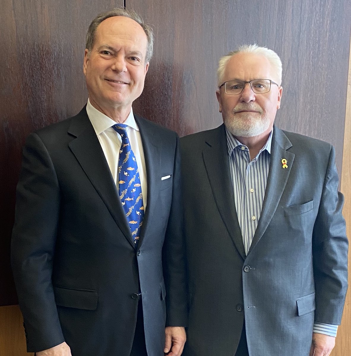 H2HCanada's tweet photo. H2H Director Joe Mloney recently met with Ontario Minister of Finance Peter Bethlenfalvy for updates on how H2H are helping the Military related community into the Building Trades #ONTatwork @ONTautravail #ONjobs https://t.co/vcv61NmYC9