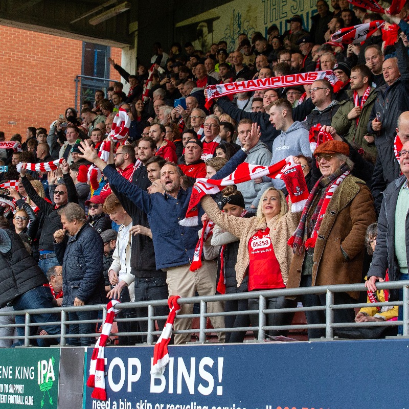 leytonorientfc's tweet photo. 🤝 "This weekend needs to be different and our players and staff need to be given respect and let everything go to plan.”

The @SkyBetLeagueTwo trophy presentation is set to take place after the game - but only if everyone stays off the pitch.

Read more now.

#LOFC #OneOrient