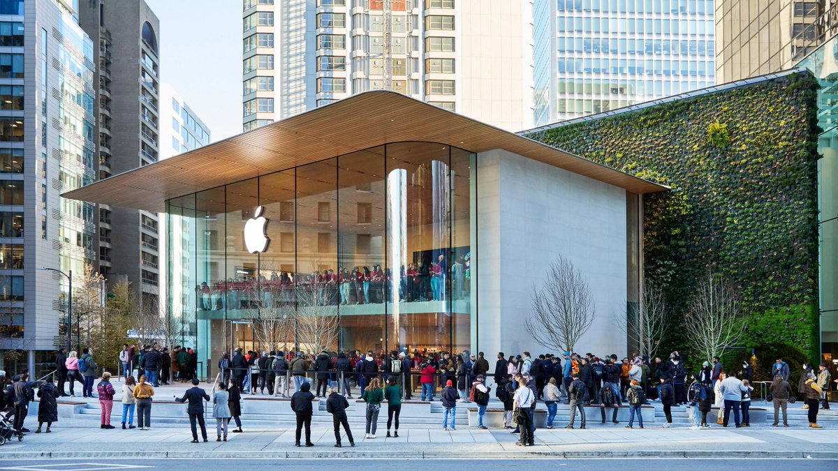 bjeaglefeather's tweet photo. Whether Hit or Flop, Apple’s Entrance Will Be a Pivotal Moment for XR https://t.co/TsrHxr5hm7 | @RtoVR #Apple #XR #VR #AR #WWDC #MRhardware #RoadtoVR https://t.co/IXBbfIidwM