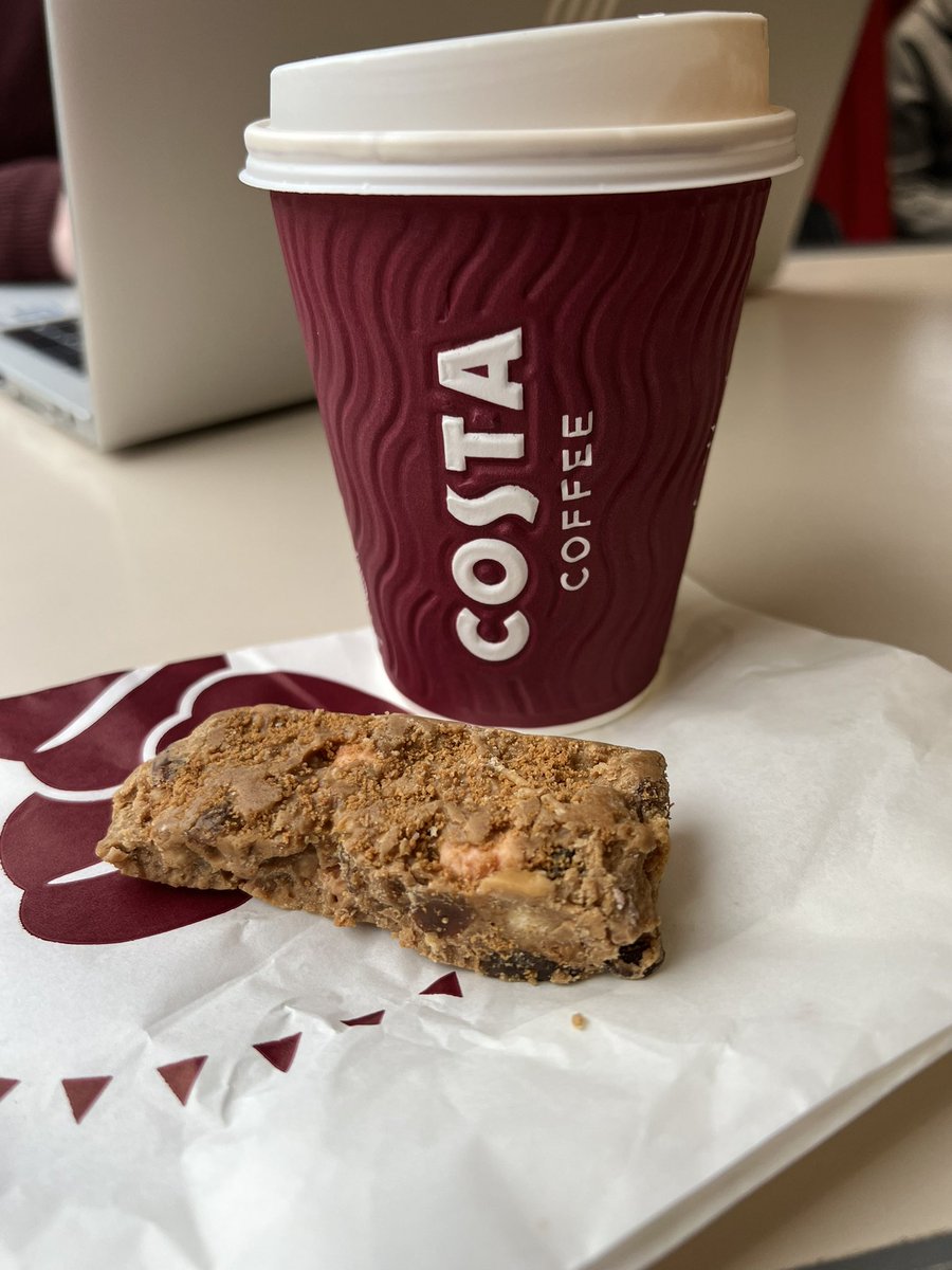 Oh <a href="/CostaCoffee/">Costa Coffee</a> I think this is meant to be brownie of some sort…..not sure it would pass an identity parade!