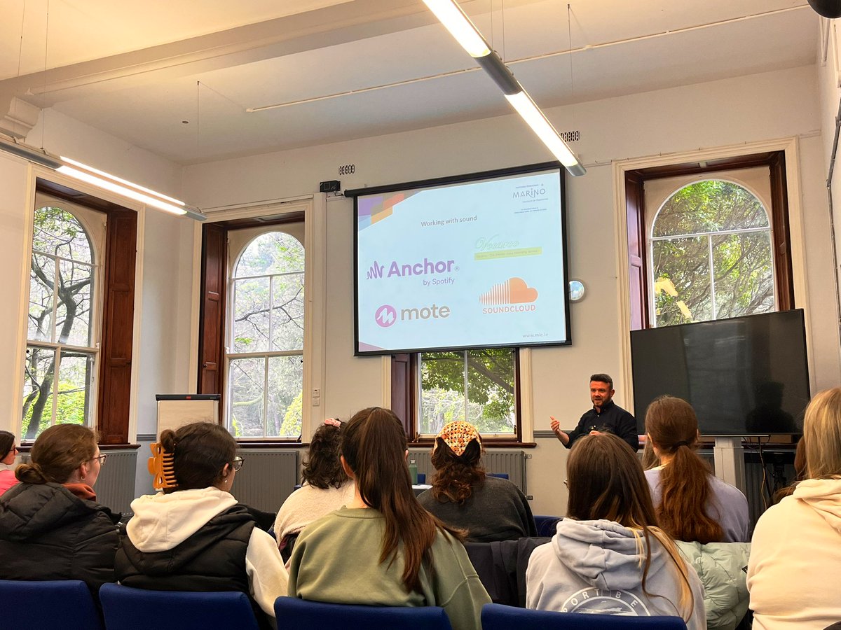 AimieBrennan's tweet photo. Thanks to @Robbie__Irwin @MarinoInstitute for speaking to the group today about using software to #CoCreation and collaboration at any level! Super tips & practical examples for ePortfolios 👏 #LeCoLe @MIEEdStudies @colleenhorn @EUErasmusPlus https://t.co/w3kx7mSZNw