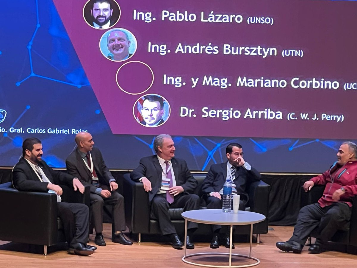 PabloALazaro's tweet photo. Ayer tuve el honor de formar parte del 2do congreso internacional de delitos asistidos tecnológicamente. Representando por un lado a la Universidad Nacional Raúl Scalabrini Ortiz y la carrera de Grado en Ciberseguridad, junto a prestigiosos colegas de otras altas casas de altos estudios. También, tuve la oportunidad de ser el moderador del panel integrado por fiscales especializados en Ciberdelitos. Muchas gracias al Ministerio de Seguridad de la Ciudad y a la Policía de la Ciudad de Buenos Aires, en la persona de CARLOS GABRIEL ROJAS, y a través de él a todo el equipo. Muchas y muy interesantes nuevas herramientas para seguir investigando juntos y cuidar a los ciudadanos en el Ciberespacio. 👍💪💪💪